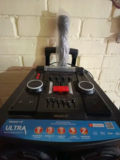 Parlante torre Ultra con control - miniatura 2