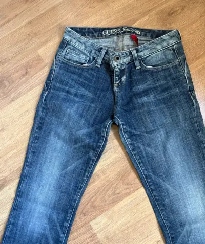 Jeans Guess azul clásico para mujer - miniatura 1