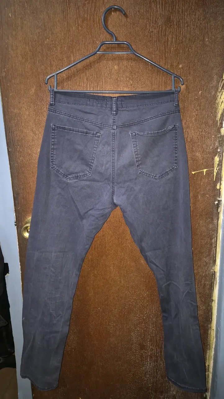 Jeans azul oscuro para hombre en buen estado - 2