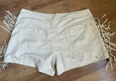 Shorts beige con flecos W. Clover - miniatura 2