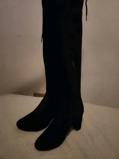 Botas negras de gamuza de tacón alto con cierre - miniatura 2