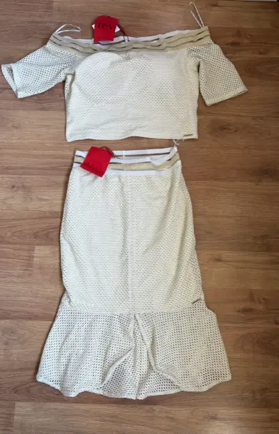 Conjunto top y falda beige BNA nuevo - miniatura 1