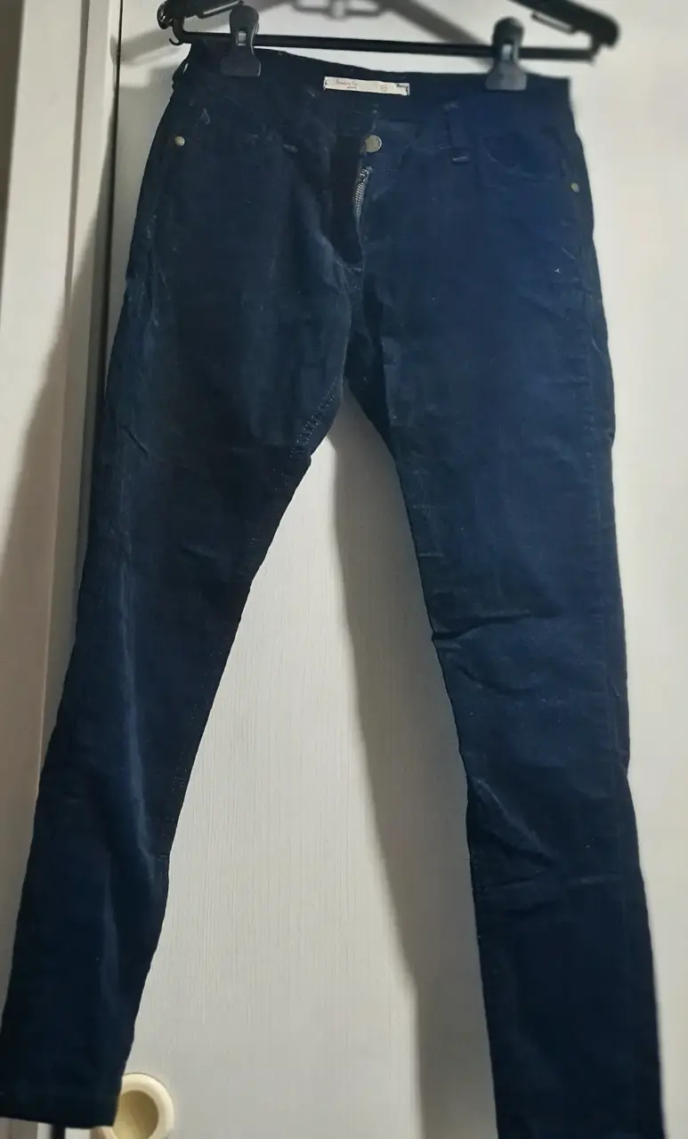 Jeans azul oscuro con cierres metálicos - 2