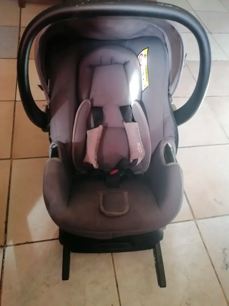 Silla de auto para bebé con base Isofix - 4