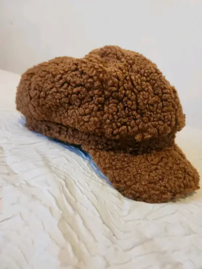 Gorra tipo Teddy 🧸 estilo boina marron - miniatura 1