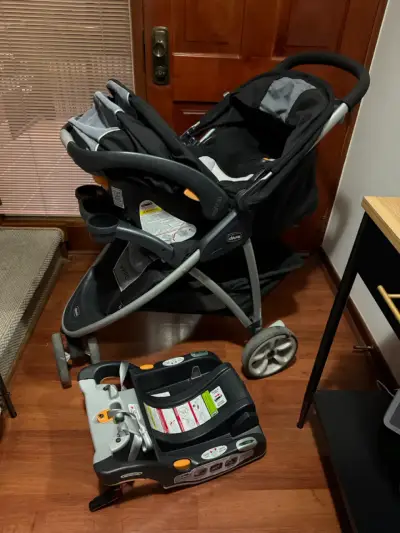 Coche y huevito Chicco KeyFit 30 con base - miniatura 1