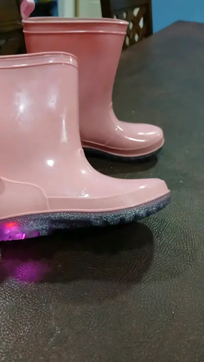Botas de lluvia rosadas para niños - miniatura 2