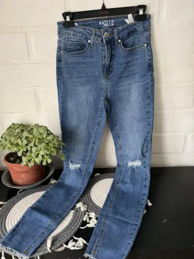 Jeans nuevos sin etiqueta - miniatura 1