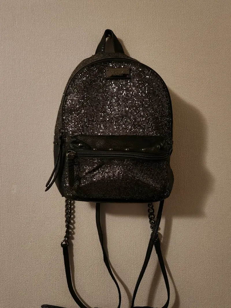Mochila brillante Victoria's Secret negra - 2