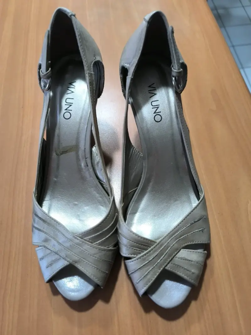 Zapatos de tacón alto color beige - 4