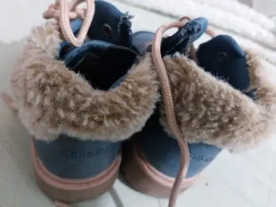 Botines de bebé azul con forro de peluche - miniatura 3