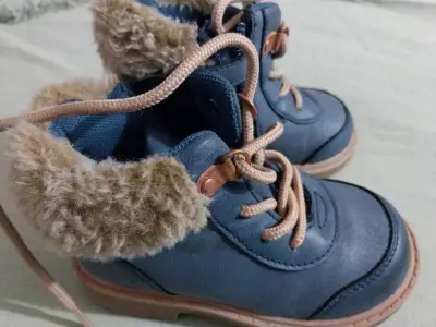 Botines de bebé azul con forro de peluche - miniatura 4