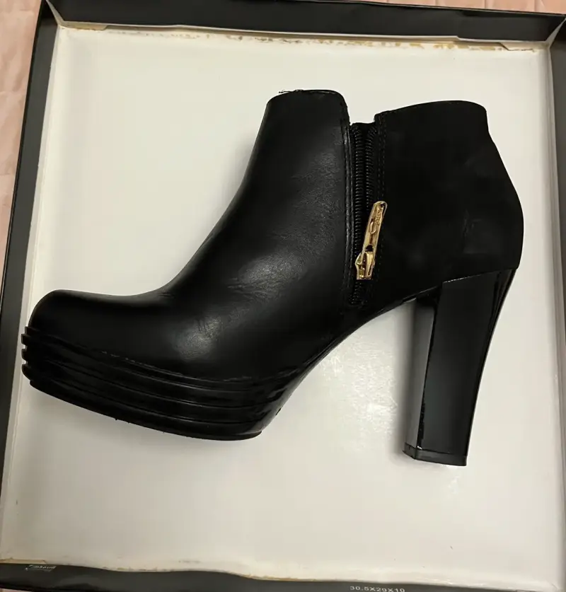 Botines de cuero negro con tacón - 2
