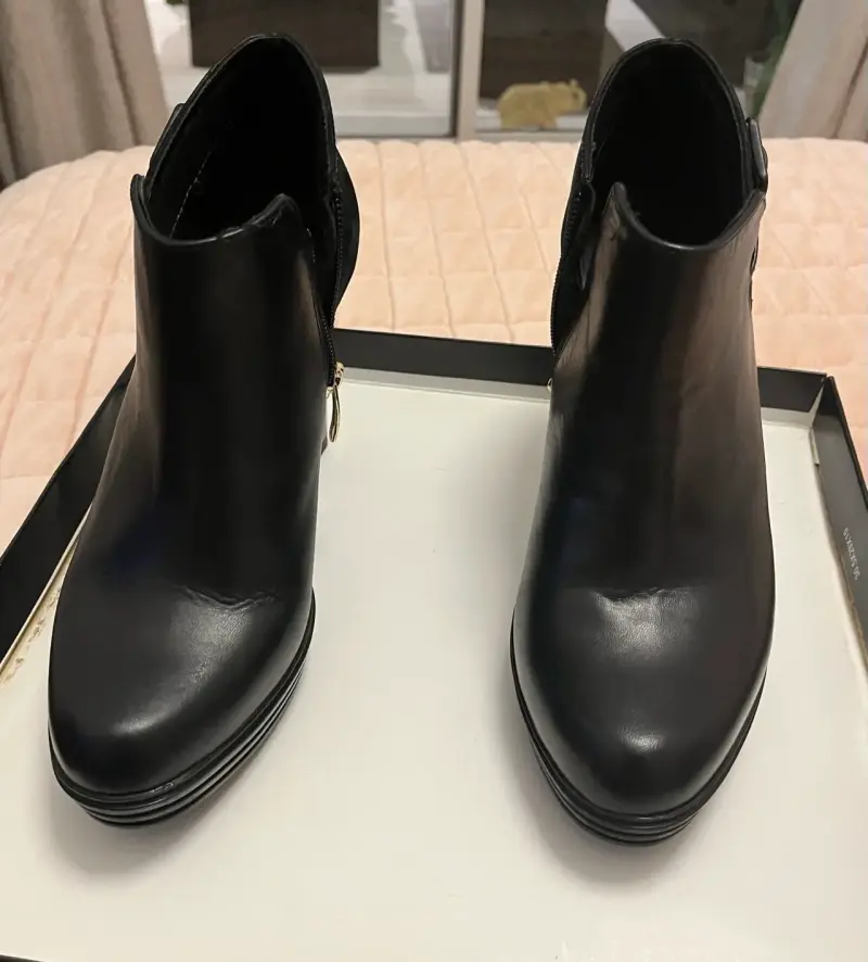 Botines de cuero negro con tacón - 4