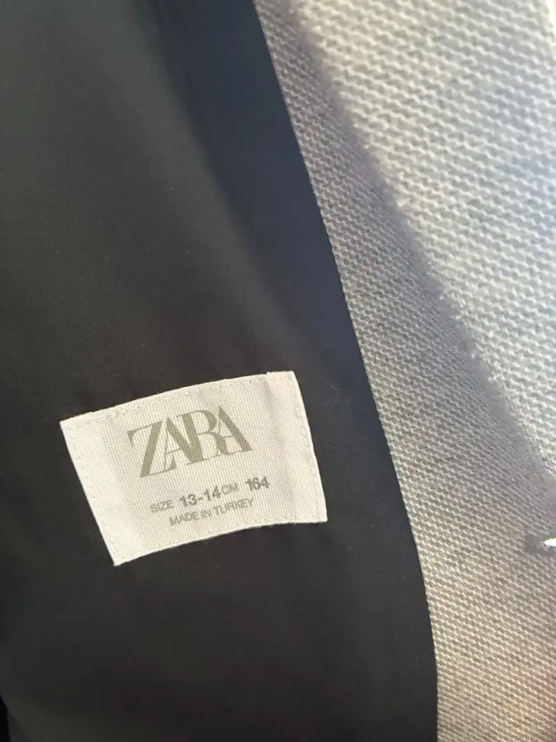 Blazer gris de Niño Marca Zara  talla 13-14 - 2