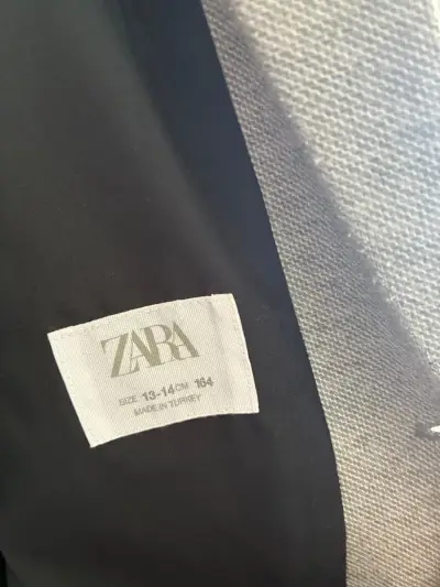 Blazer gris de Niño Marca Zara  talla 13-14 - miniatura 2