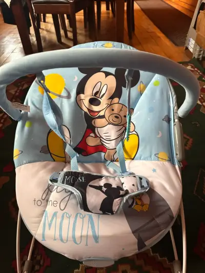 Silla mecedora para bebé Mickey Mouse - miniatura 1