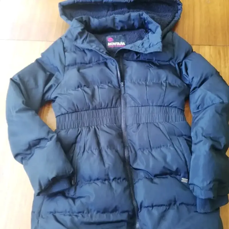 Parka verde con capucha y forro de piel - 3