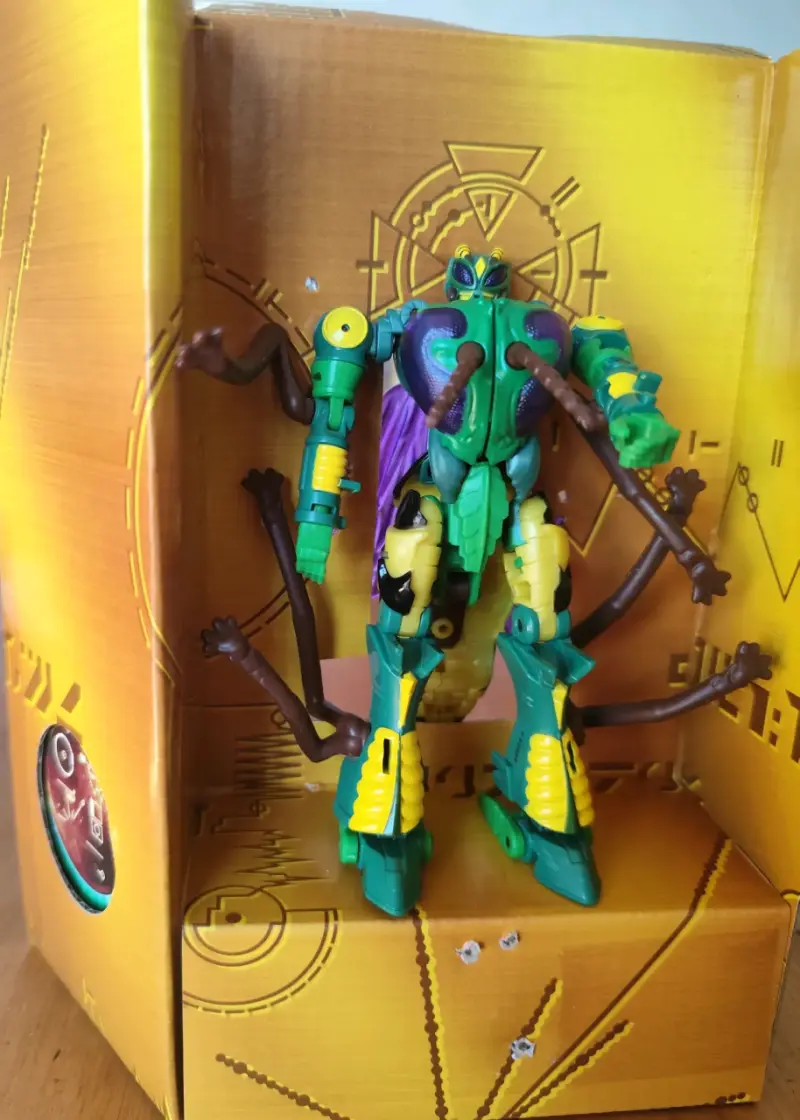 Figura Transformers Waspinator Kingdom - 3