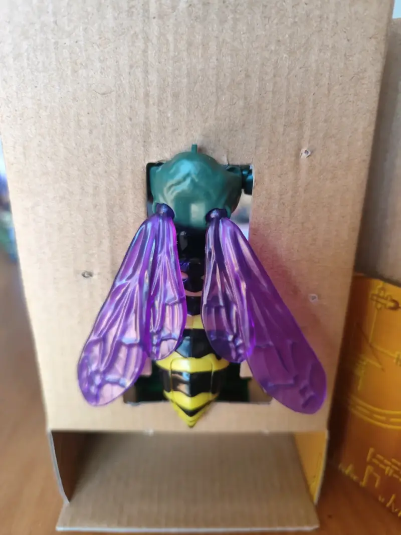 Figura Transformers Waspinator Kingdom - 4