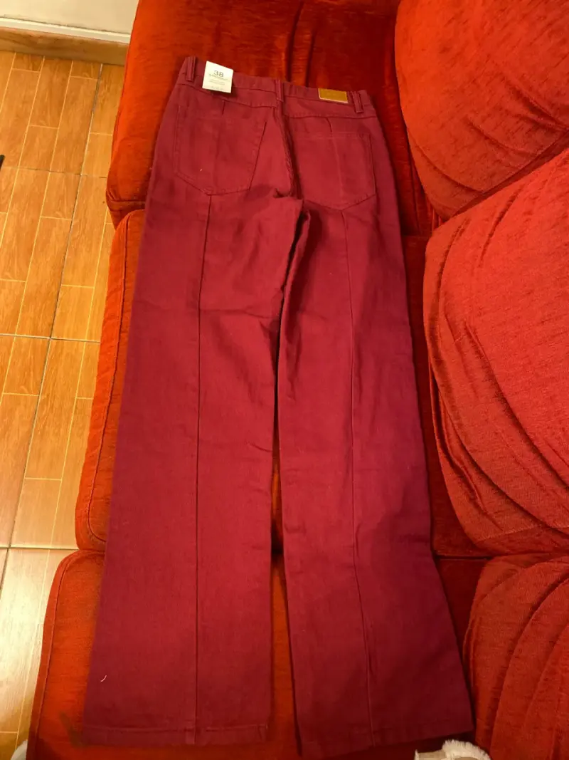 Pantalones burdeo  para mujer - 2