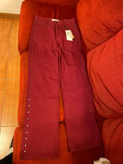 Pantalones burdeo  para mujer - miniatura 3
