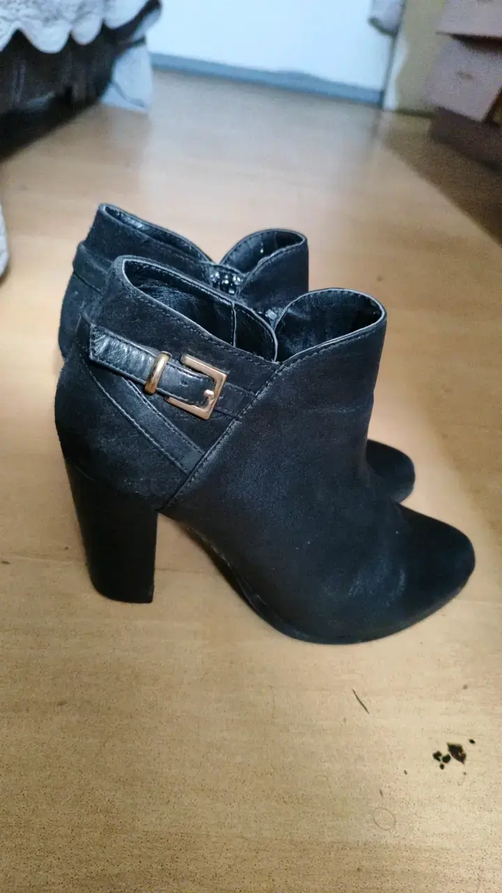 Botines negros de tacón alto con hebilla - 3