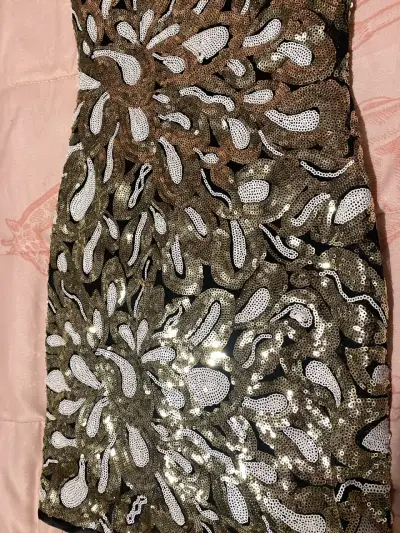 Vestido corto de lentejuelas - miniatura 5
