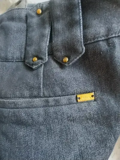 Pantalones de mezclilla azul oscuro - miniatura 3