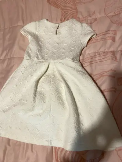 Vestido blanco para niña - miniatura 2