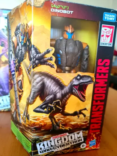 Figura Transformers Dinobot Kingdom - miniatura 1