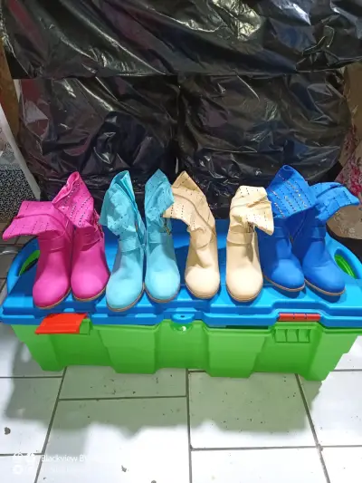 Botas azules de tacón medio - miniatura 4