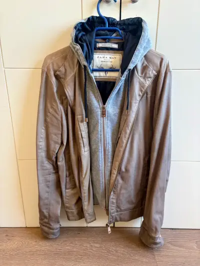 Chaqueta de cuero Zara Man con capucha - miniatura 1