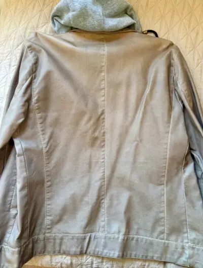 Chaqueta de cuero Zara Man con capucha - miniatura 6