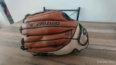 Guante de béisbol Mizuno de cuero - miniatura 1