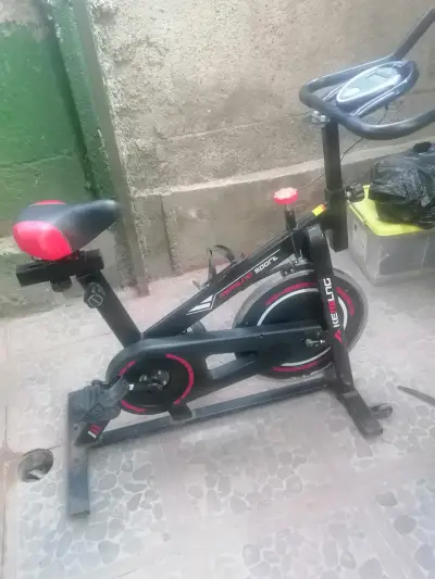 Bicicleta estática para ejercicio en casa - miniatura 3
