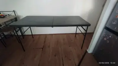 Mesa plegable negra para eventos - miniatura 1