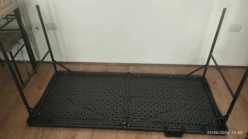 Mesa plegable negra para eventos - 3