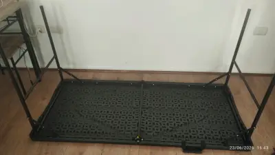 Mesa plegable negra para eventos - miniatura 3