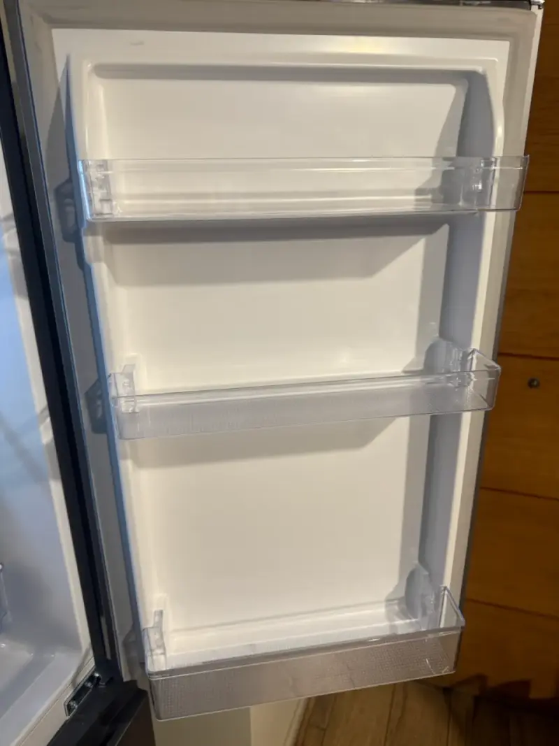 Refrigerador Hisense de dos puertas en buen estado - 3