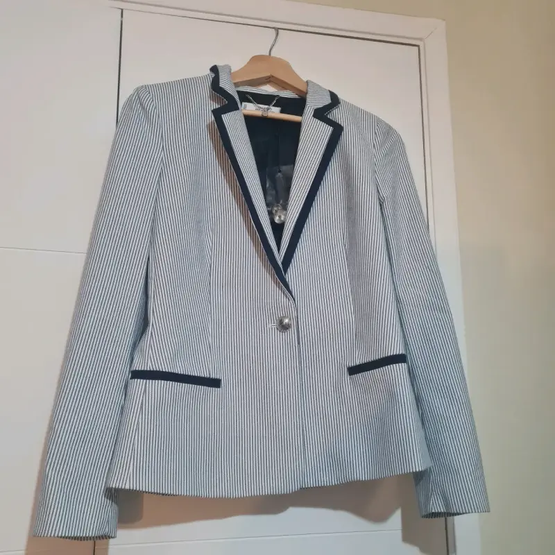 Blazer a rayas blanco y negro