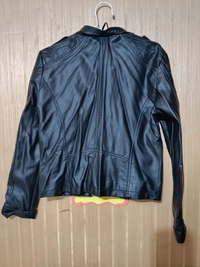 Chaqueta de cuero sintético negra Sybilla - 2