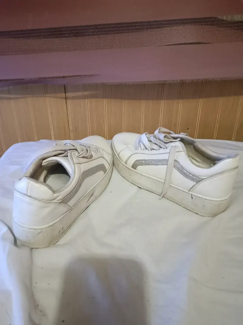 Zapatillas blancas casuales de mujer - 2
