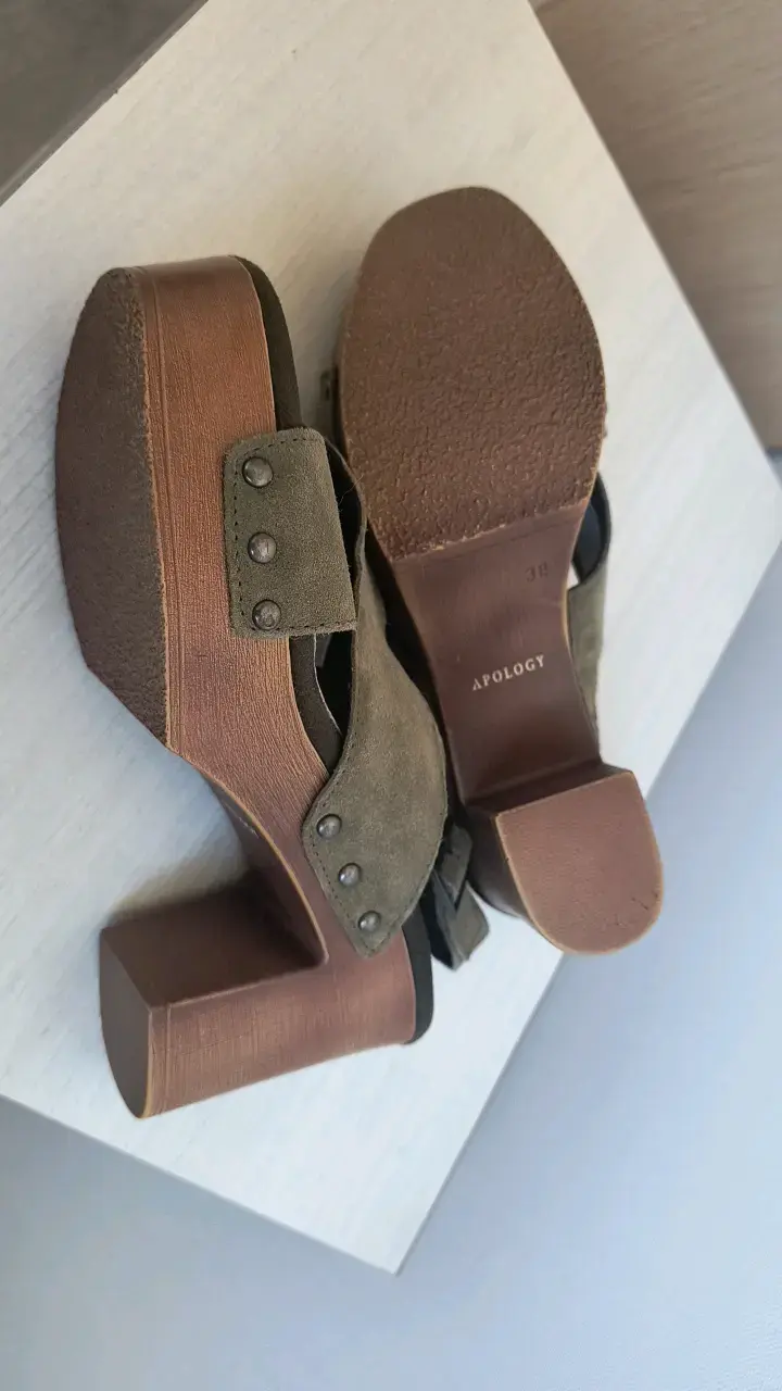 Sandalias de tacón alto verde oliva - 2