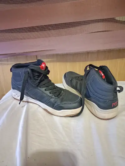 Zapatillas negras estilo urbano de hombre - miniatura 2