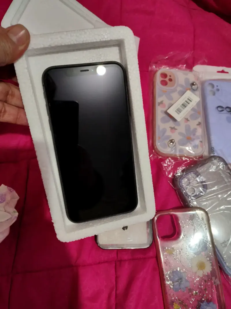 Vendo iPhone 11 casi nuevo - 6
