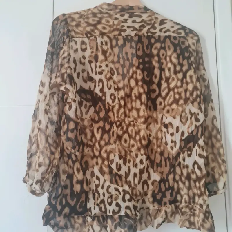 Blusa estampado animal print - 3