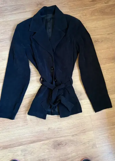 Blazer negro de gamuza con cinturón - miniatura 2