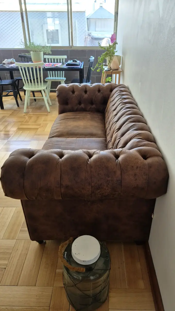 Sofá Chesterfield de cuero marrón - 2