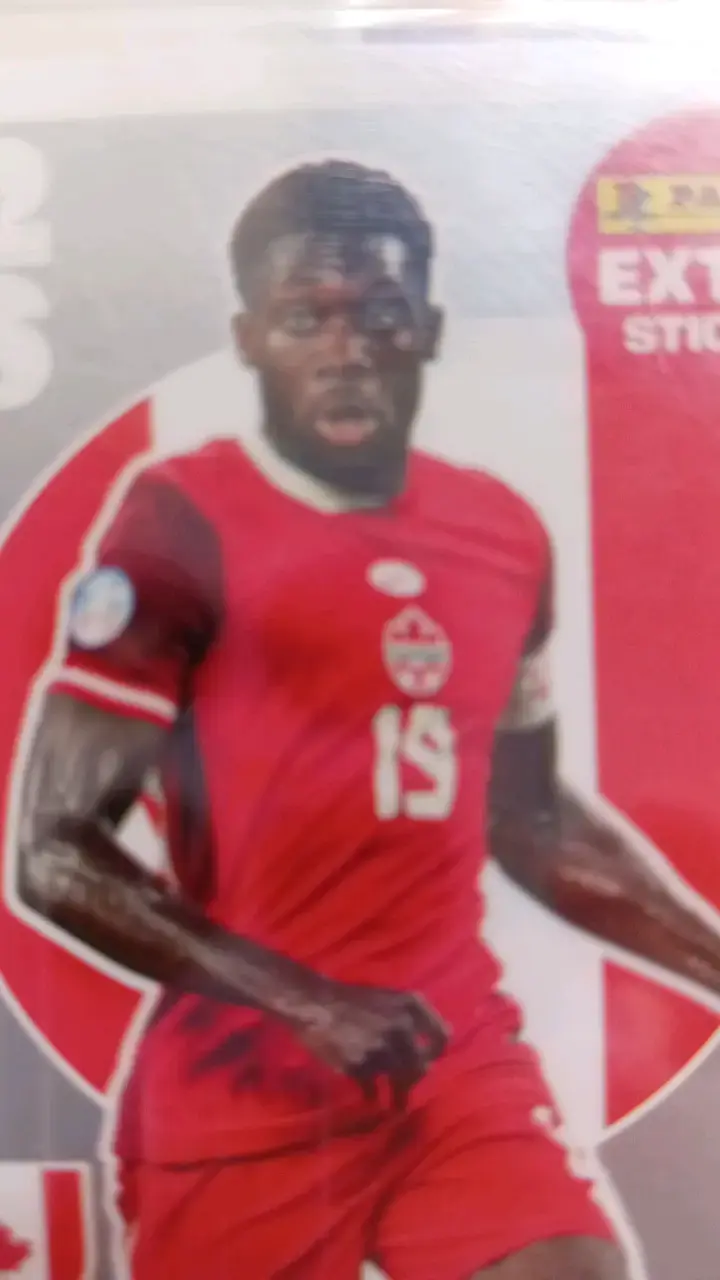 Lámina Panini Alphonso Davies Mundial 2022 - 5